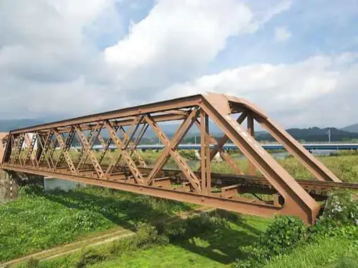 一世紀を超えても活躍を続ける、日本最古の鉄道橋