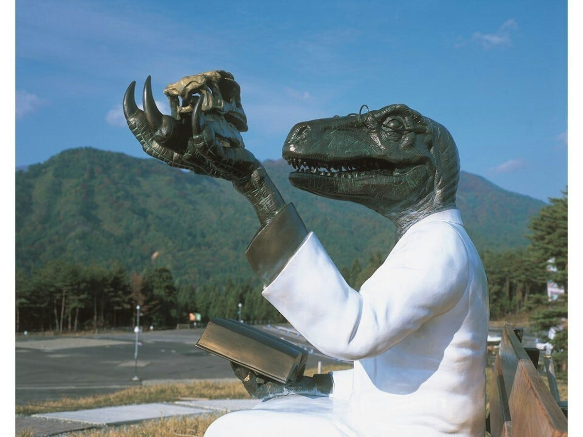 たくさんの恐竜が出迎えてくれる福井県立恐竜博物館