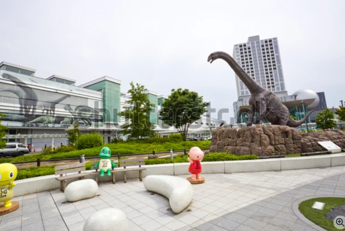 福井駅前の恐竜たち