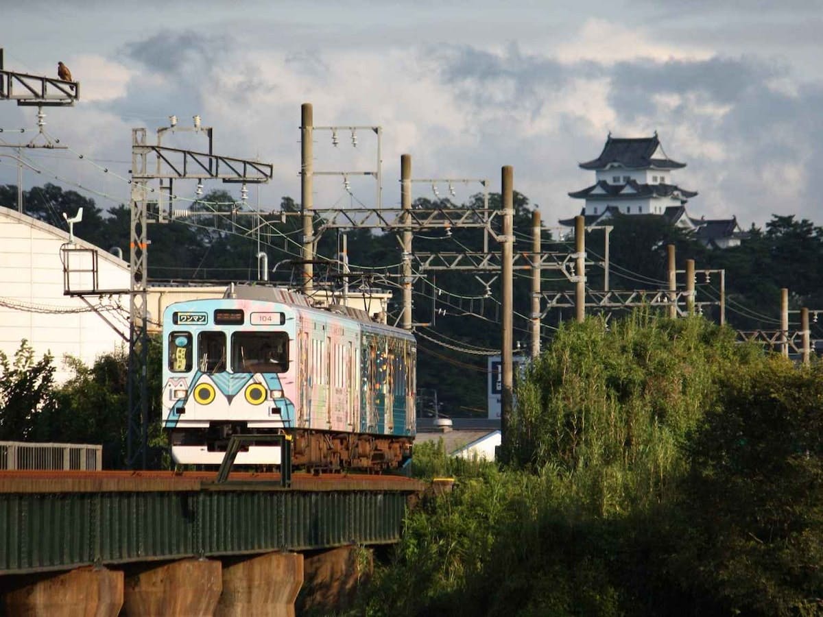 伊賀上野城とふくにん列車