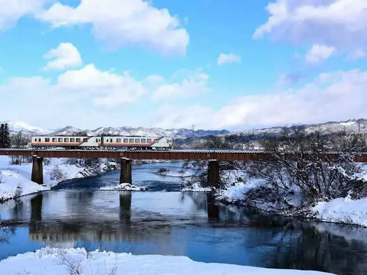 冬化粧した山形鉄道
