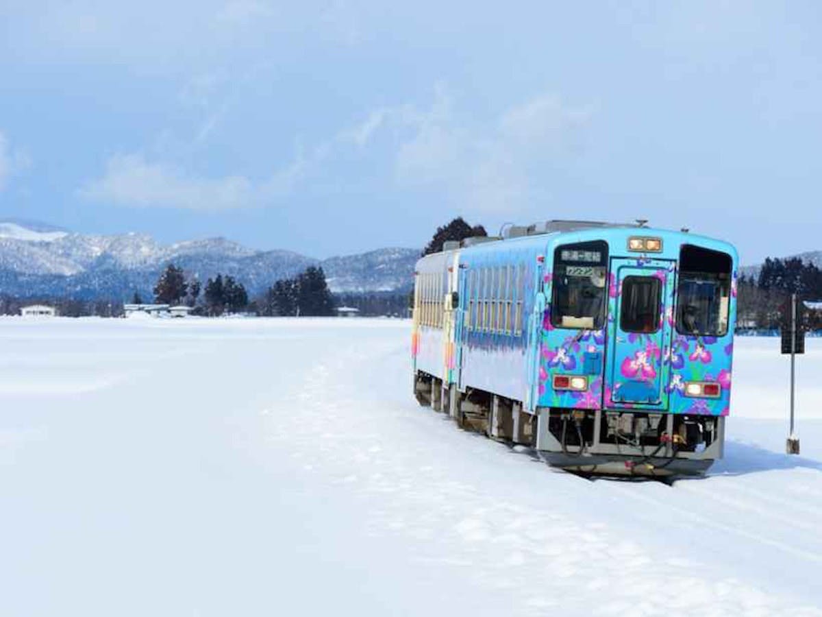 雪原を走る山形鉄道